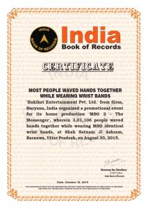 Most People waved hands together (18 Oct,2015)